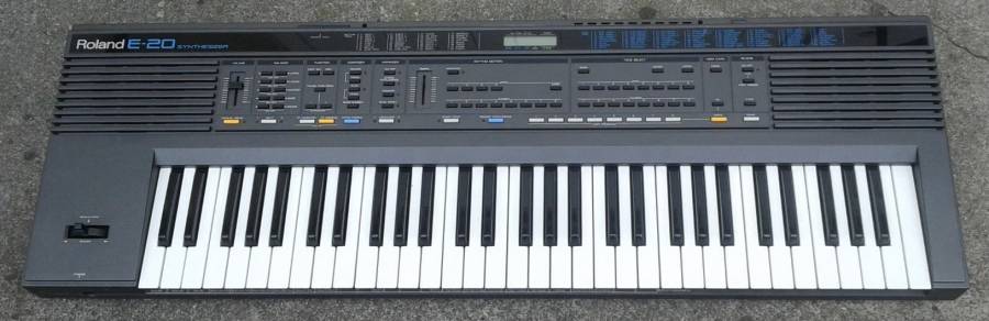 roland_e-20.jpg
